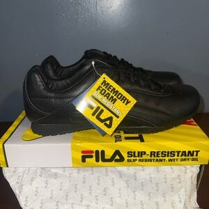 Fila Black Slip-Resistant Women's Sneakers